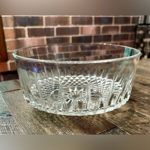Vintage Arcoroc glass bowl "Diamant" pattern. Produced in the 1960s in France.